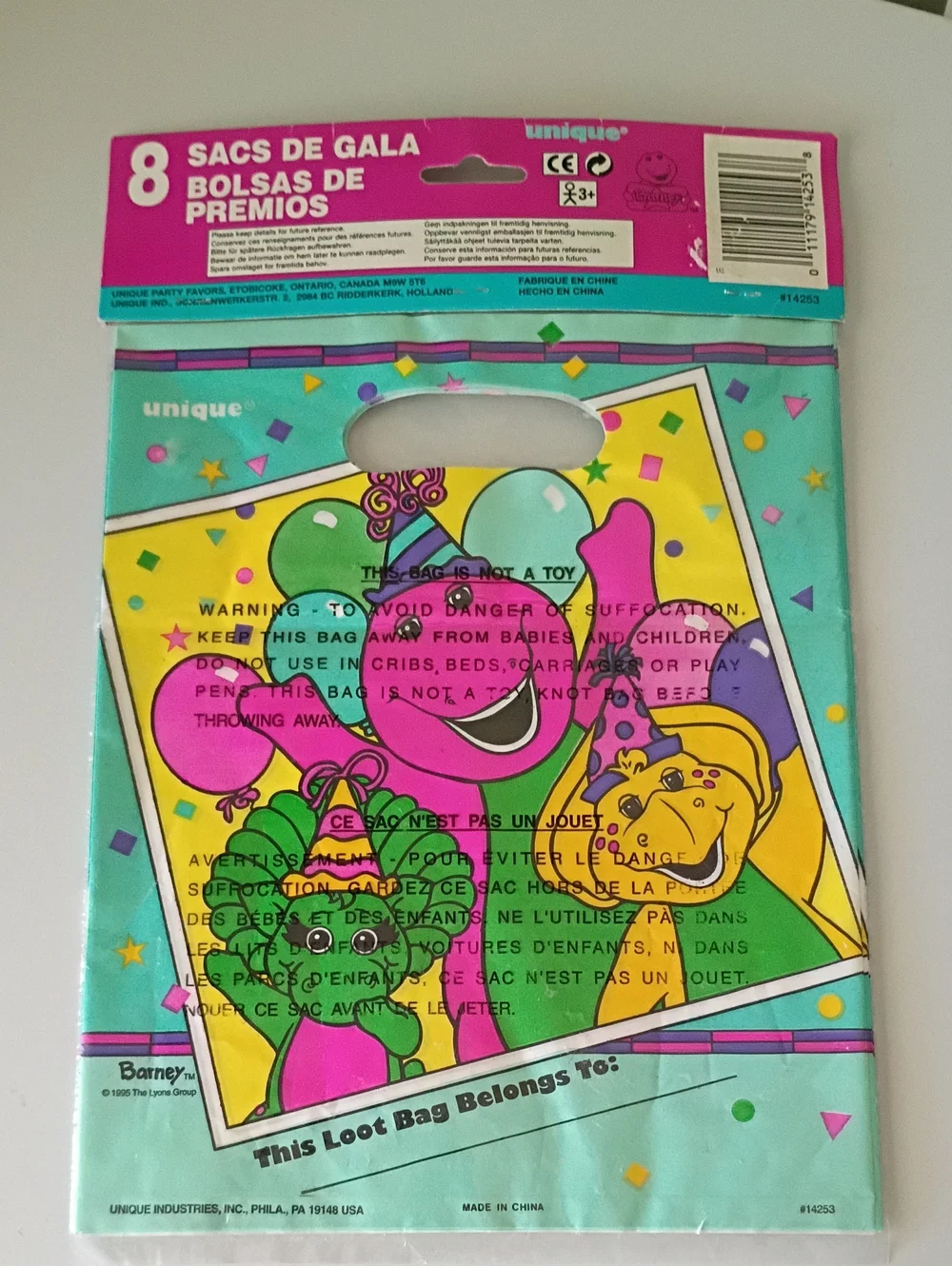 Barney Party Set Of Stick The Heart On Barney And 8 Loot Bags New Old Stock